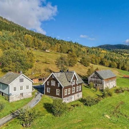 Heggjabygda Gjestegard - Historisk Tommerhus I Landlige Omgivelser Нурфьордэйд Экстерьер фото